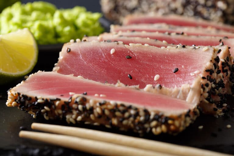 Geschnittener Thunfisch für eine Vitamin-B1 haltige Mahlzeit